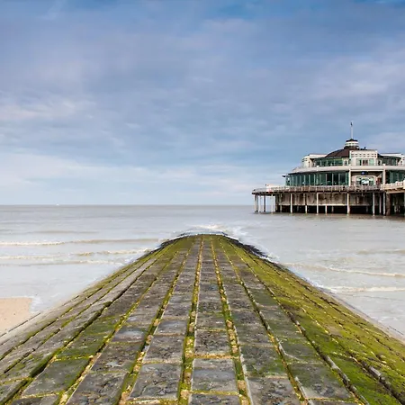 דירה Cosy 150m From The